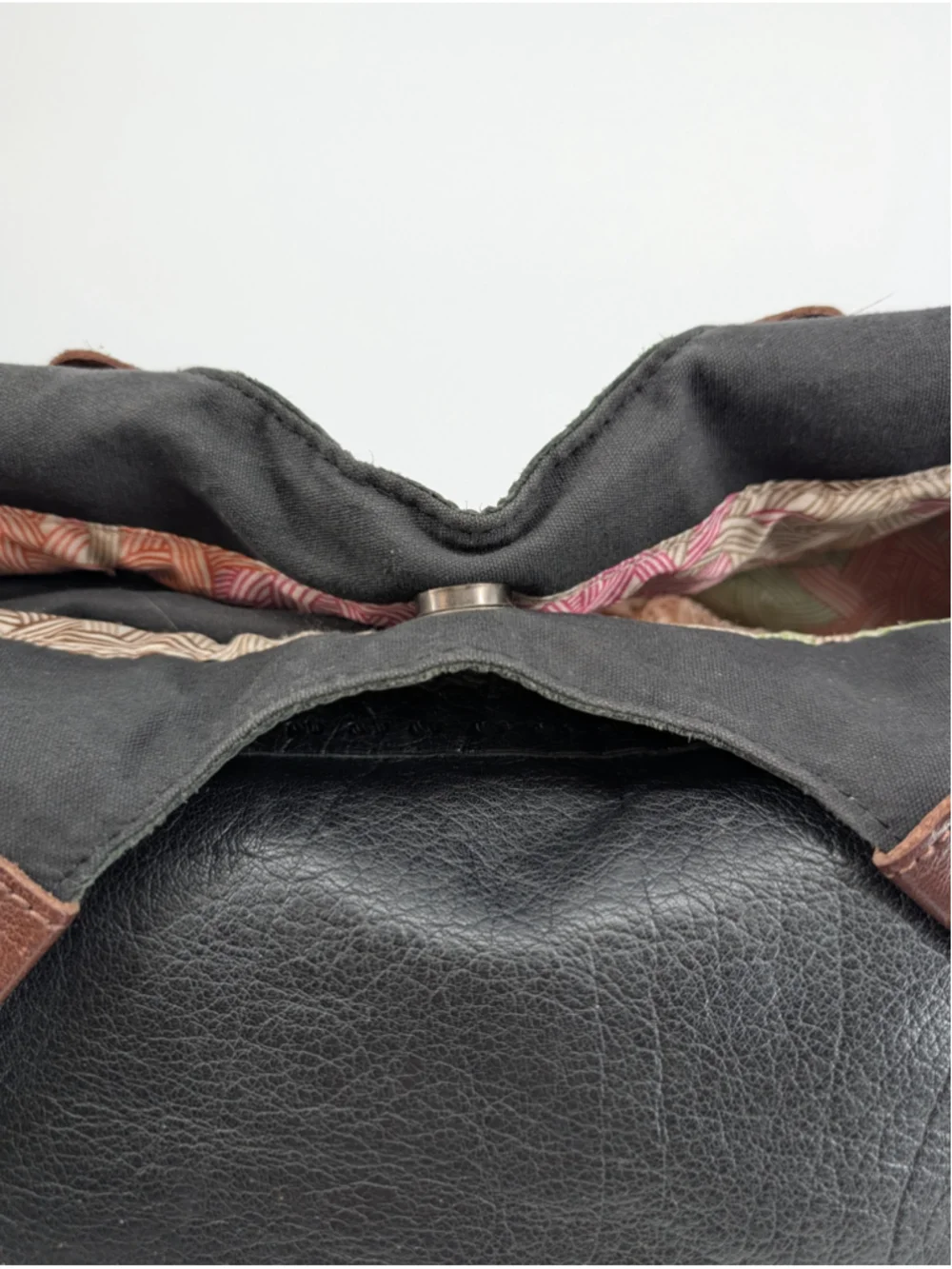 The Sak Black Crinkle Leather Hobo Shoulder Bag Brown Straps Whipstitch Boho